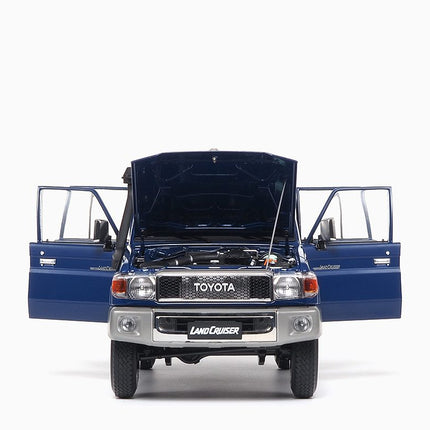 https://www.mydiecastcars.com/wp-content/uploads/2023/03/toyota-landcruiser-76-blue-almost-real-7.jpg