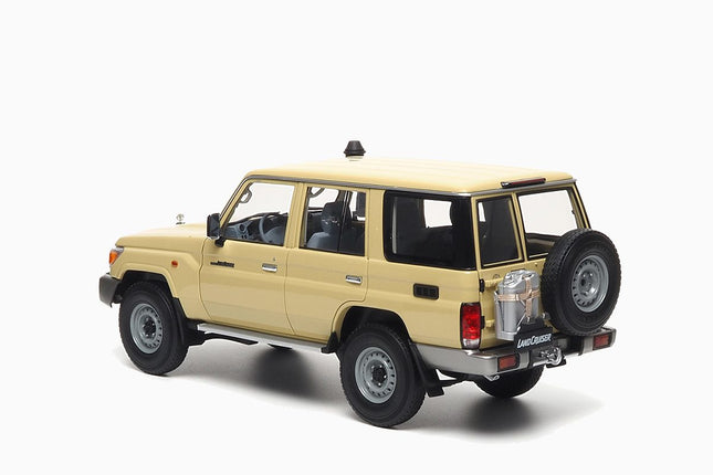 https://www.mydiecastcars.com/wp-content/uploads/2024/10/toyota-landcruiser-beige-almost-real-3.jpg