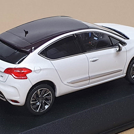 https://www.rmtoys.co.uk/cdn/shop/files/veh2pmm511u_1224x779.jpg?v=1758614367