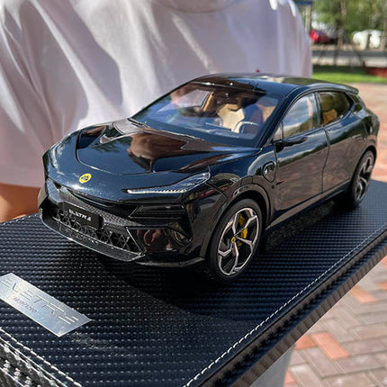 NYO Lotus Eletre SUV Collector's Edition 1:18 Diecast Model Car - scale model for display