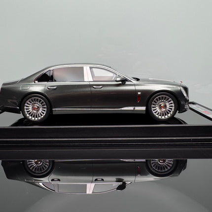 YX Car Model Hongqi Guoya Silver Hardcover Limited Edition 1:18 Resin Model Car - scale model for display