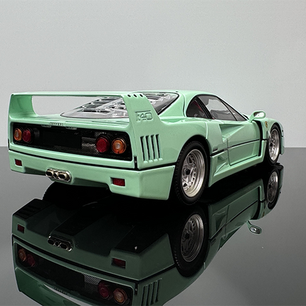 Kyosho Ferrari F40 Green 1:18 Diecast Model Car - premium collector scale model