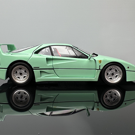 Kyosho Ferrari F40 Green 1:18 Diecast Model Car - scale model for display