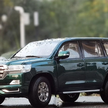 KengFai Kengfei Original Factory Toyota Land Cruiser LC200 Green 1:18 Diecast Model Car - collectible scale model car