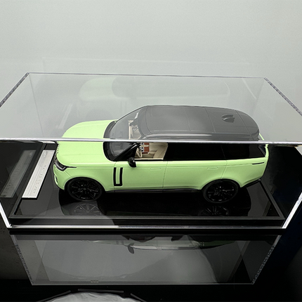 Motorhelix Land Rover Range Rover Premium Genesis Extended Edition 1:18 Resin Model Car - collector edition scale model