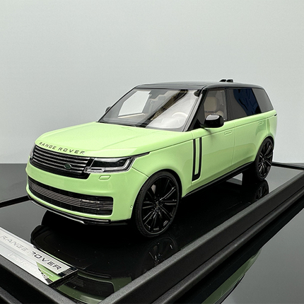 Motorhelix Land Rover Range Rover Premium Genesis Extended Edition 1:18 Resin Model Car - showroom-quality model replica
