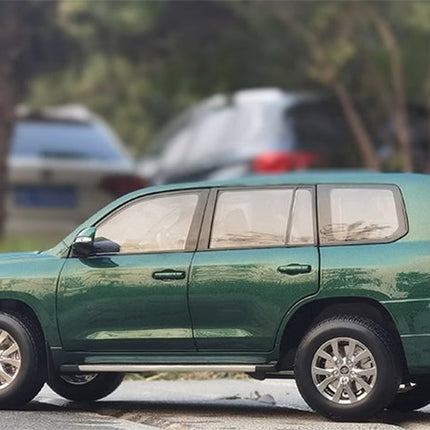 KengFai Kengfei Original Factory Toyota Land Cruiser LC200 Green 1:18 Diecast Model Car - fine detailed model replica