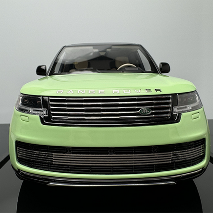 Motorhelix Land Rover Range Rover Premium Genesis Extended Edition 1:18 Resin Model Car - scale model collectible piece