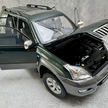 FAW Toyota YX Prado GX 2008 White 1:18 Diecast Model Car - detailed model car replica