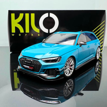 YX Car Model 2022 Audi RS4 Touring Simulation 1:18 Diecast Model Car - studio product photo of the scale model