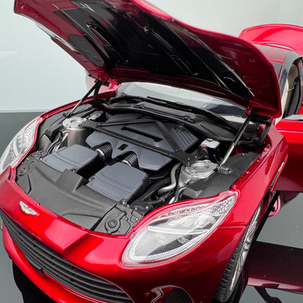 Xiao Guang Aston Martin DB12 Silver 1:18 Diecast Model Car - detailed model car replica