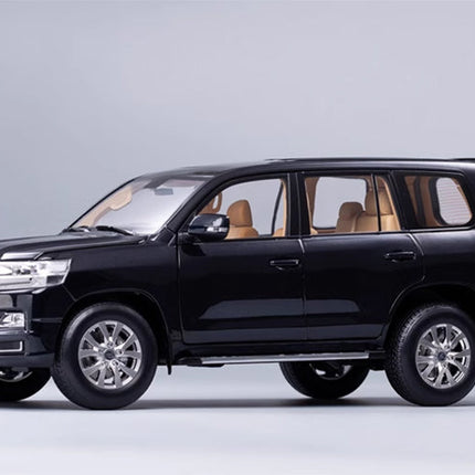 KengFai Kengfei Original Factory Toyota Land Cruiser LC200 Green 1:18 Diecast Model Car - scale model for display