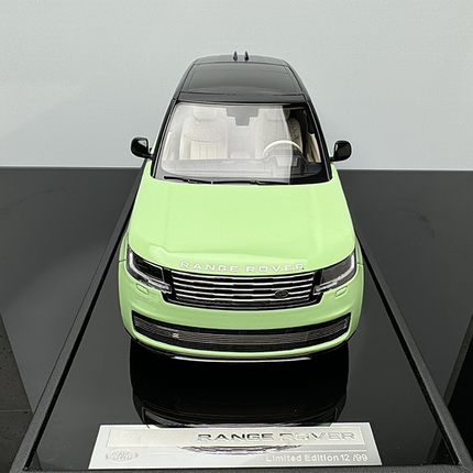Motorhelix Land Rover Range Rover Premium Genesis Extended Edition 1:18 Resin Model Car - hand-finished display model