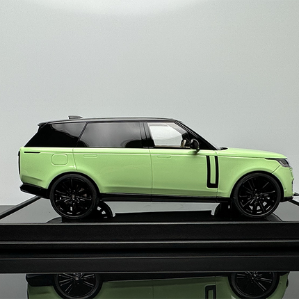Motorhelix Land Rover Range Rover Premium Genesis Extended Edition 1:18 Resin Model Car - detailed model car replica