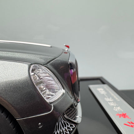 YX Car Model Hongqi Guoya Silver Hardcover Limited Edition 1:18 Resin Model Car - showroom-quality model replica