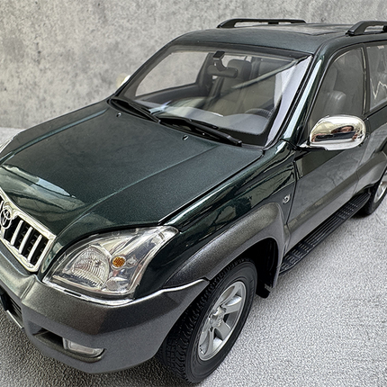 FAW Toyota YX Prado GX 2008 White 1:18 Diecast Model Car - collector display piece