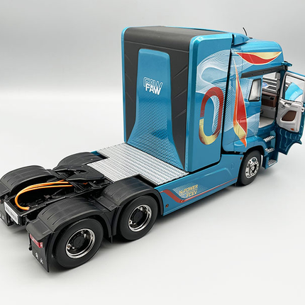 YX Car Model Jiefang J7 Traction Head Transport Truck Blue 1:24 Diecast Model Truck - collector edition scale model
