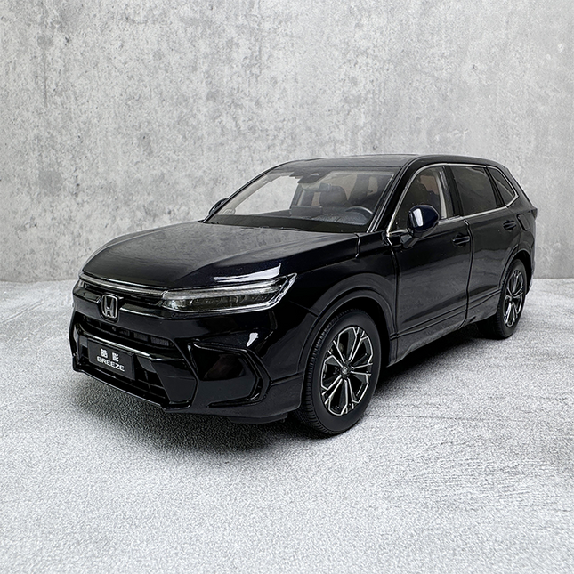 YX Car Model Honda Breeze SUV 2023 Green 1:18 Diecast Model Car - studio product photo of the scale model