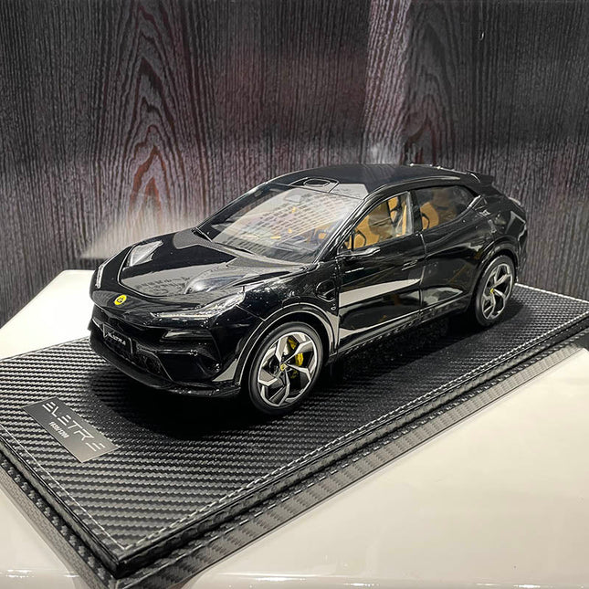 NYO Lotus Eletre SUV Collector's Edition 1:18 Diecast Model Car - detailed collector display model