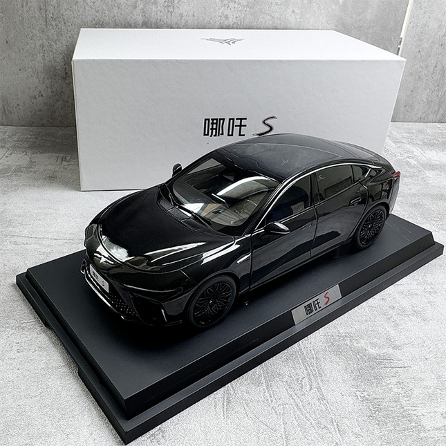 YX Car Model NETA S Sedan 2011 Black 1:18 Diecast Model Car - studio product photo of the scale model