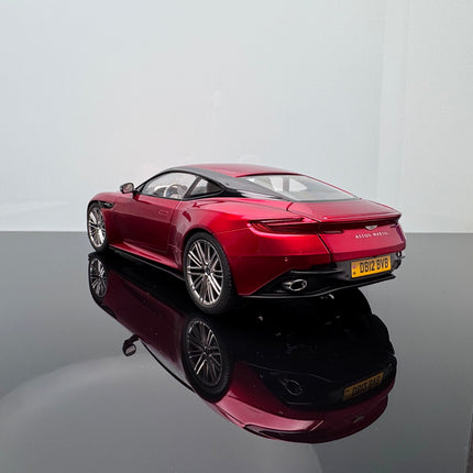 Xiao Guang Aston Martin DB12 Silver 1:18 Diecast Model Car - collectible scale model car