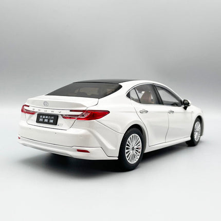 YX Car Model Toyota Camry 2024 9th Gen White 1:18 Diecast Model Car - fine detailed model replica
