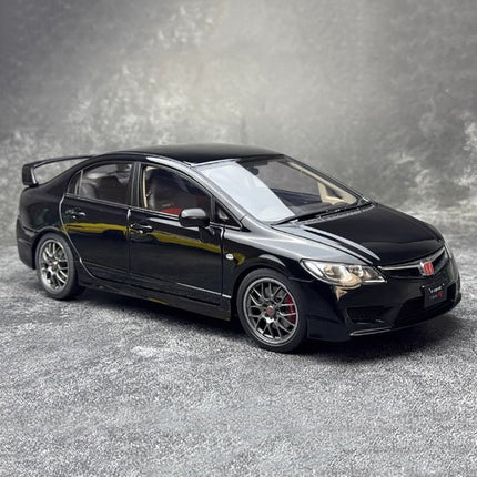 WELL Honda Civic Type R FD2 Fully Open 1:18 Diecast Model Car - studio product photo of the scale model