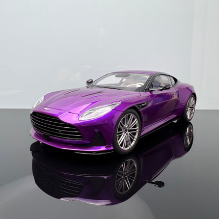 Xiao Guang Aston Martin DB12 Silver 1:18 Diecast Model Car - scale replica for enthusiasts
