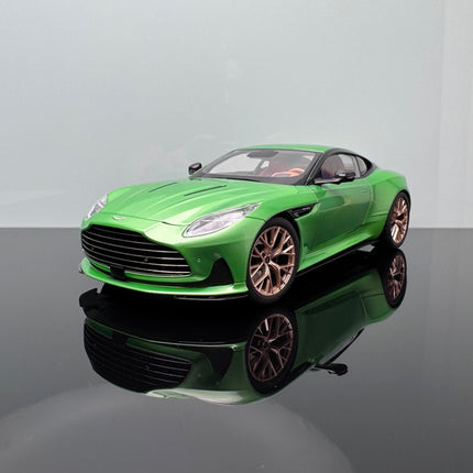 Xiao Guang Aston Martin DB12 Silver 1:18 Diecast Model Car - fine scale model replica